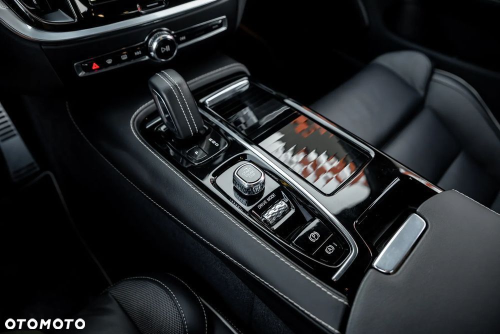 Volvo S60 T8 Recharge AWD Geartronic RDesign - 27