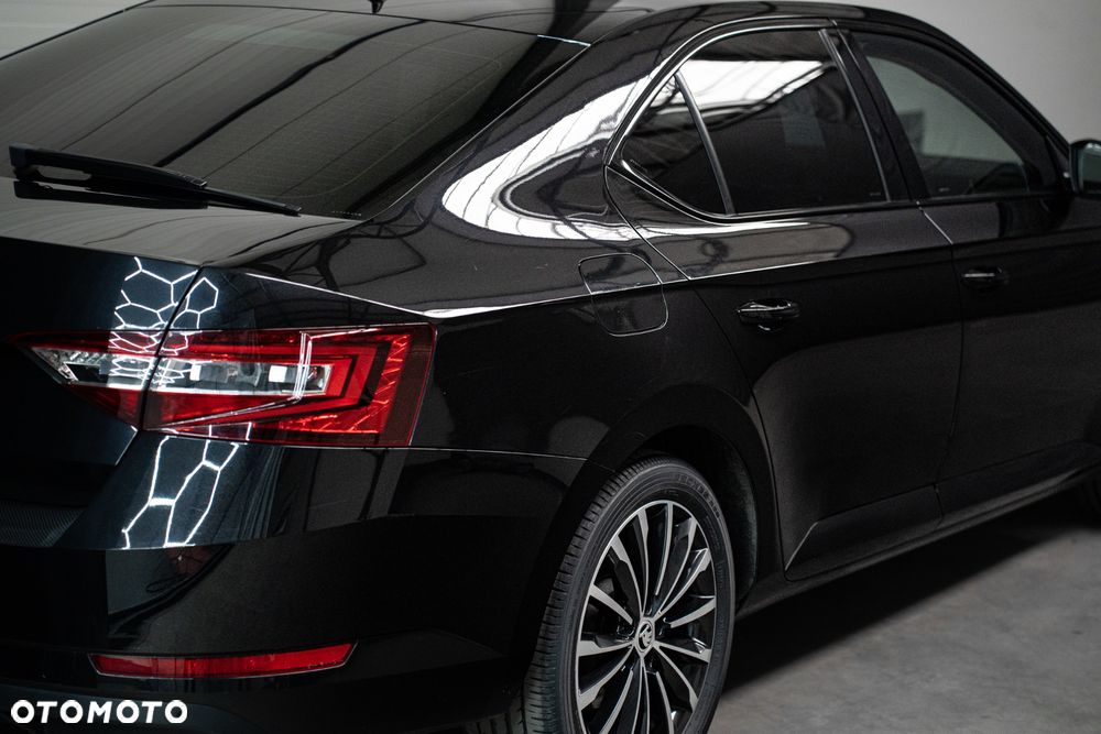 Skoda Superb 2.0 TDI DSG Premium Edition - 10