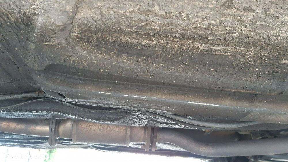 Volkswagen Passat - 33