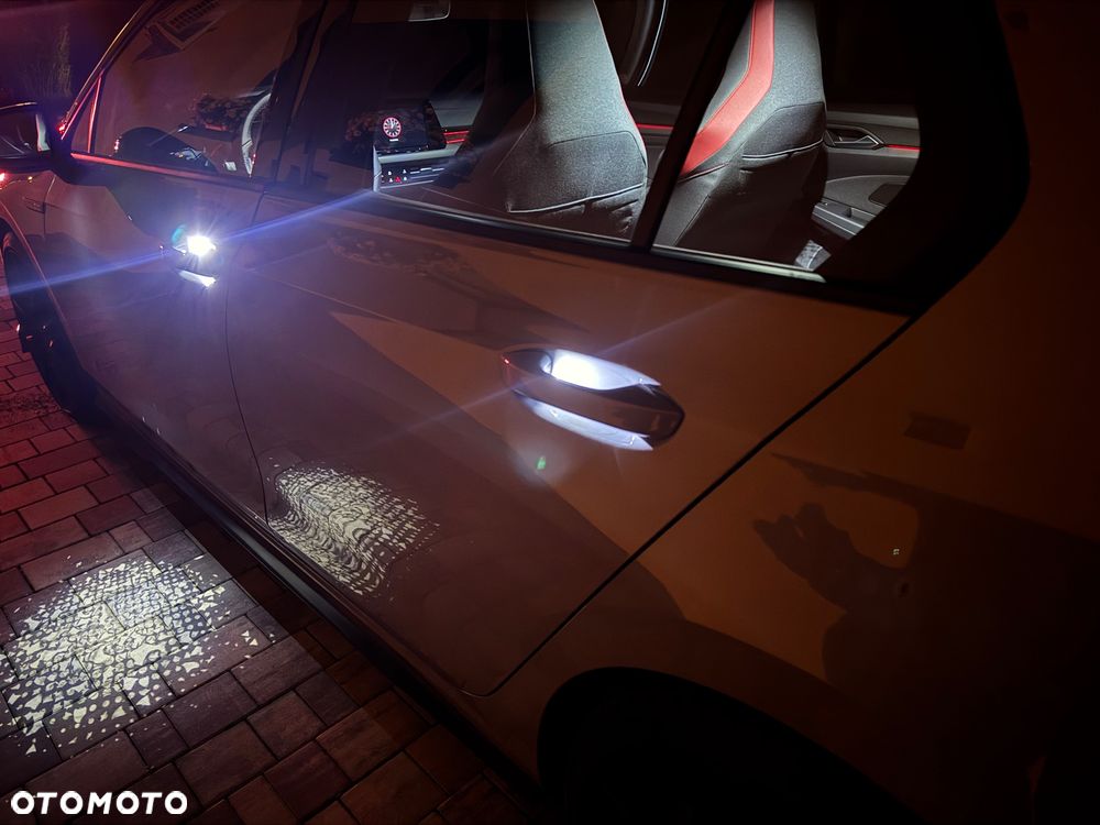 Volkswagen Golf - 23