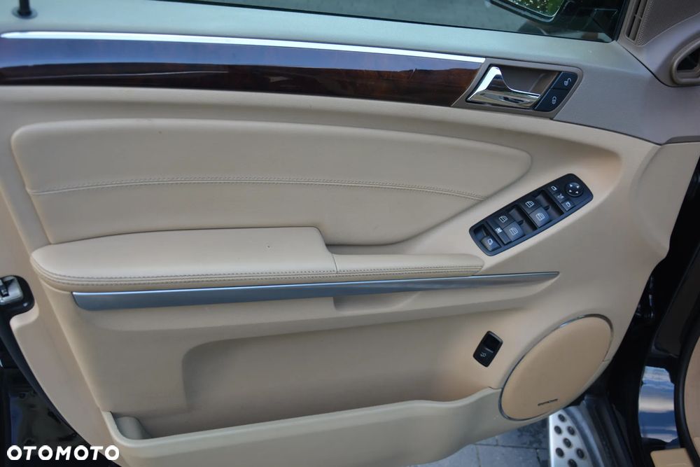 Mercedes-Benz GL 350 BlueTEC 4Matic 7G-TRONIC - 17