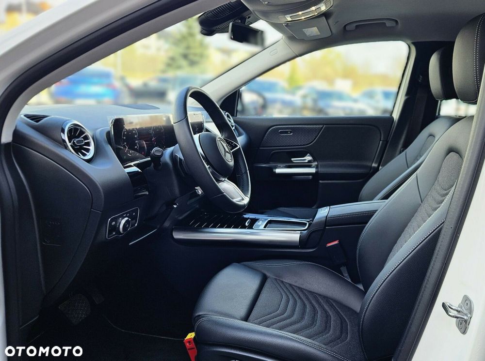 Mercedes-Benz GLA - 8