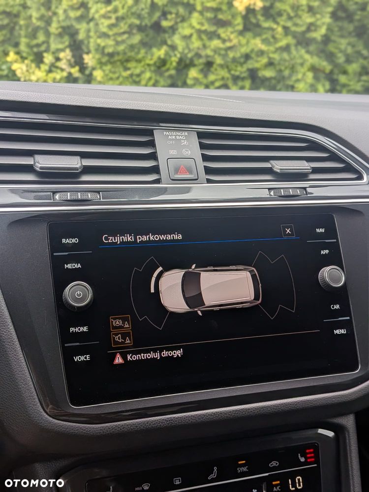 Volkswagen Tiguan 2.0 TDI SCR 4MotION DSG R-Line - 38