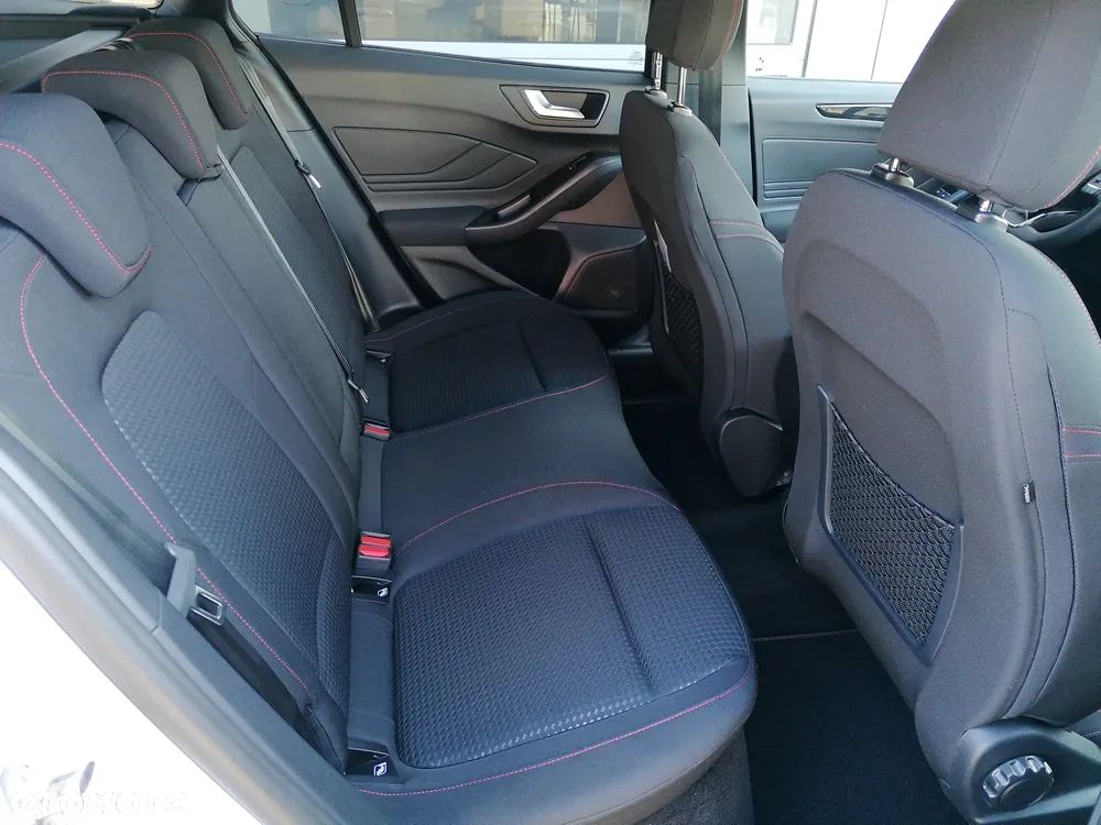 Ford Focus 1.0 EcoBoost mHEV ST-Line X - 16