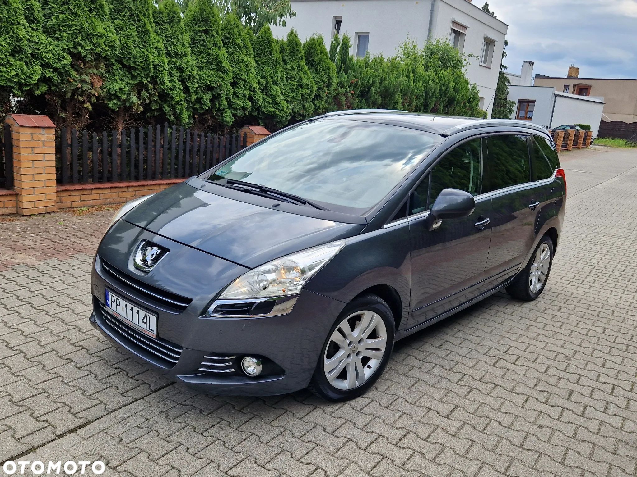 Peugeot 5008 1.6 THP Premium - 1