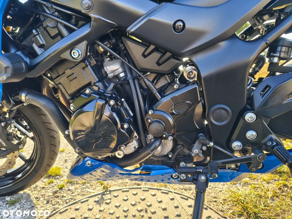 Suzuki GSX - 4