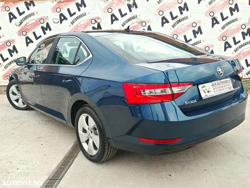 Skoda Superb 2.0 TDI DSG Ambition - 7
