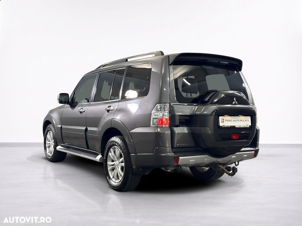 Mitsubishi Pajero - 4
