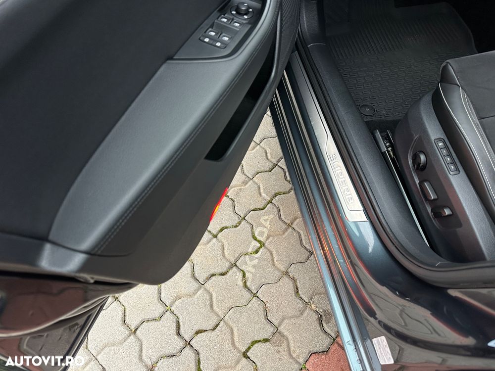 Skoda Superb 2.0 TSI 4X4 DSG Sportline - 11