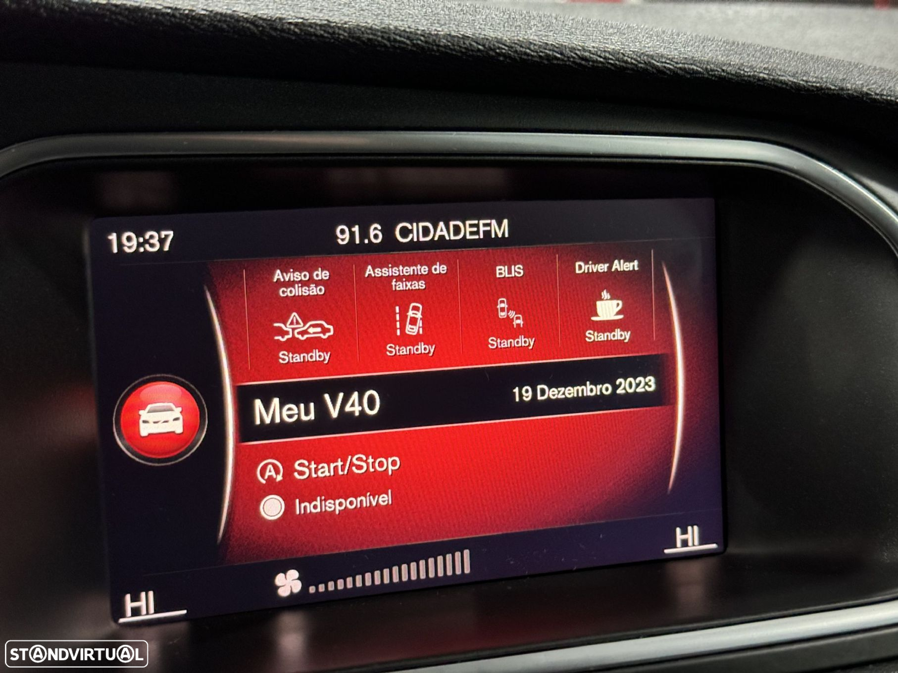 Volvo V40 2.0 D2 R-Design - 34