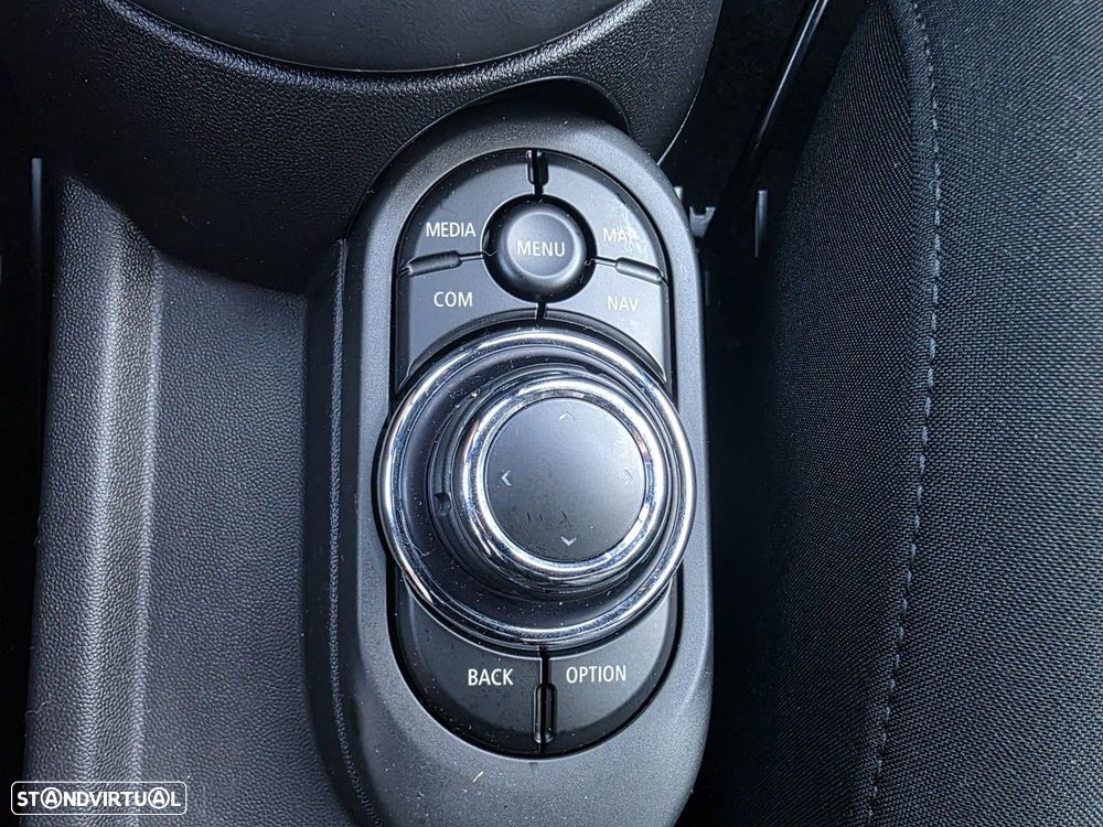 MINI 3 Portas John Cooper Works Auto Desportiva - 26