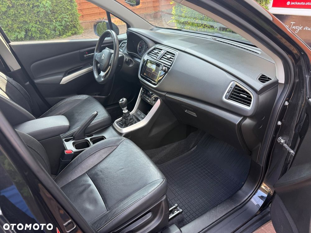 Suzuki SX4 S-Cross 1.4 T Premium - 11