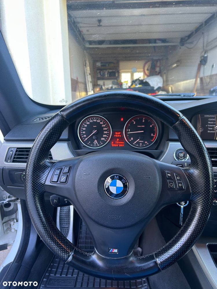 BMW Seria 3 330d xDrive M Sport Edition - 6