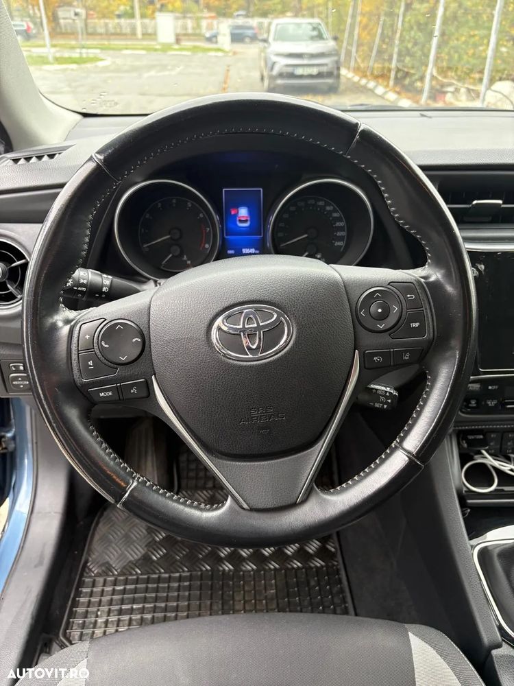 Toyota Auris 1.6 L Valvematic Luna - 18