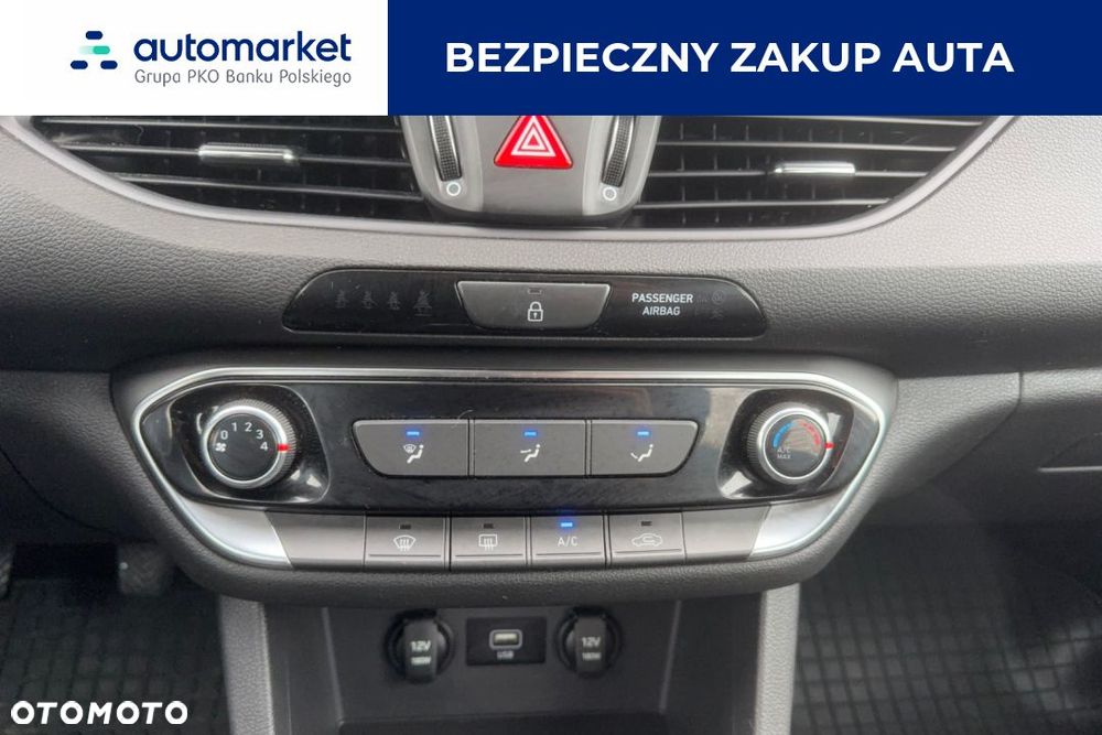 Hyundai i30 1.5 DPI Classic + - 19