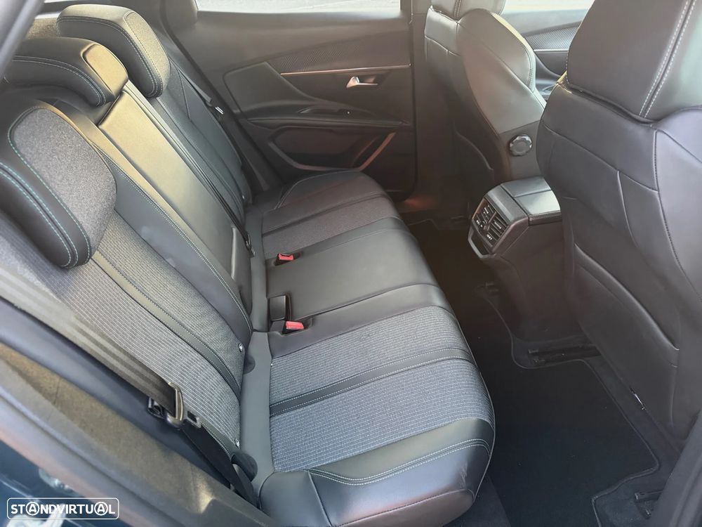 Peugeot 3008 1.2 PureTech Allure Pack EAT8 - 11