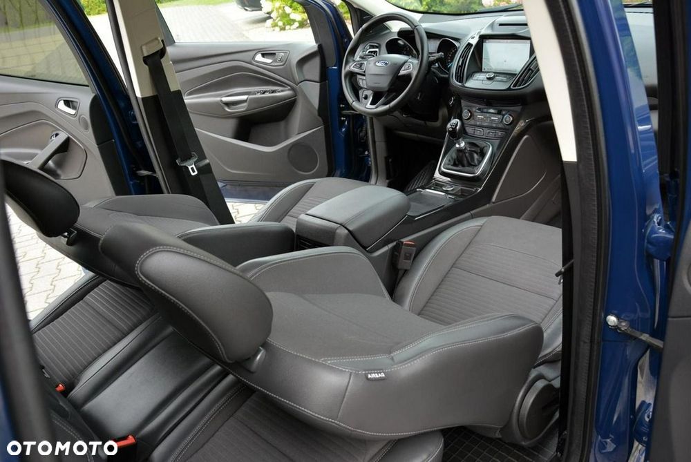 Ford Kuga 1.5 EcoBoost 2x4 Titanium - 17