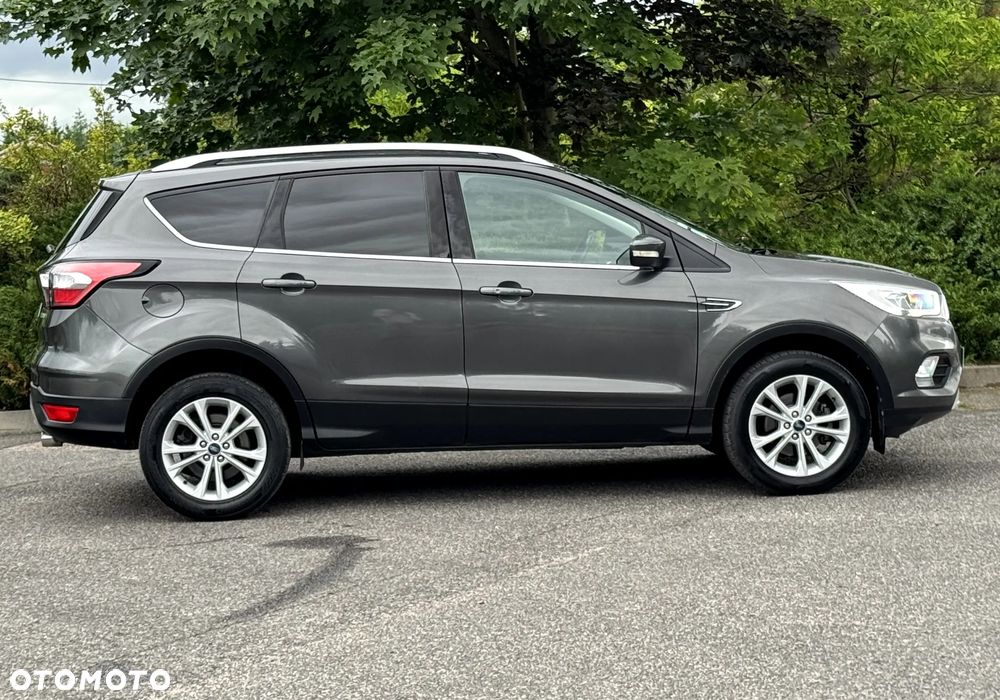 Ford Kuga 1.5 EcoBoost 2x4 Titanium - 4