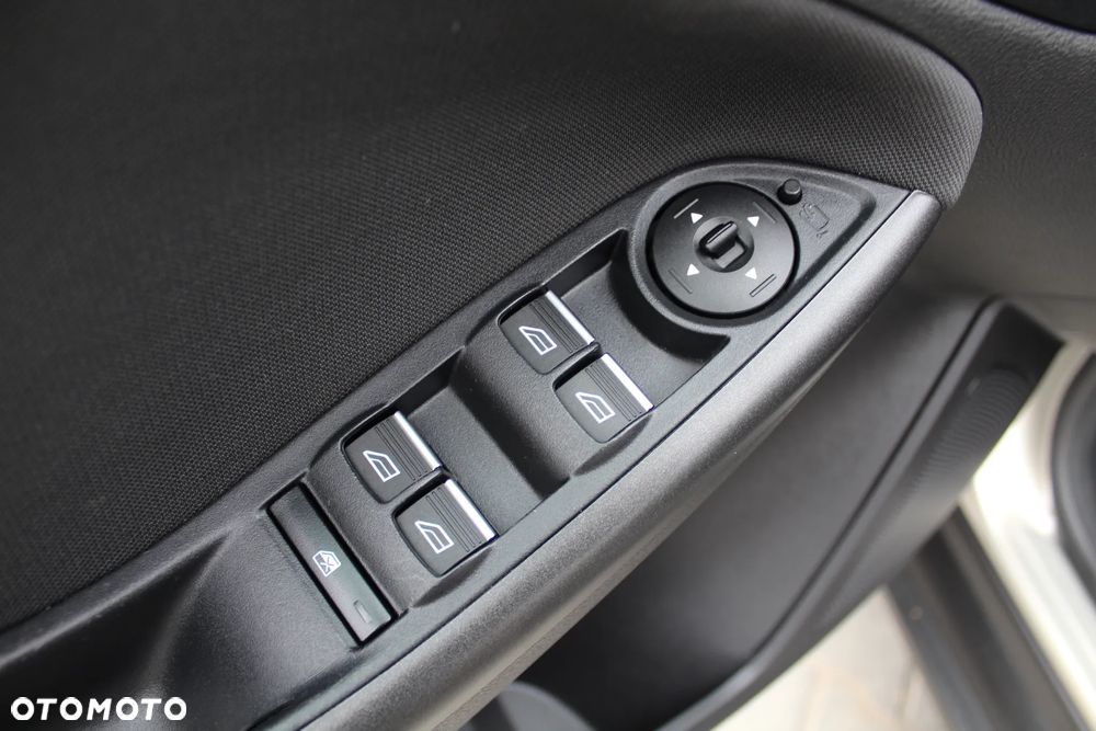 Ford Focus 1.0 EcoBoost Titanium - 13