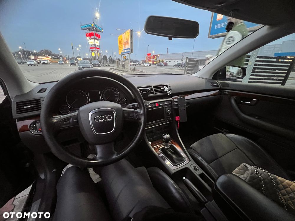 Audi A4 Limousine - 12