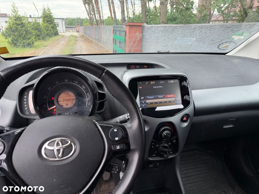 Toyota Aygo x-clusive Style Selection - 10
