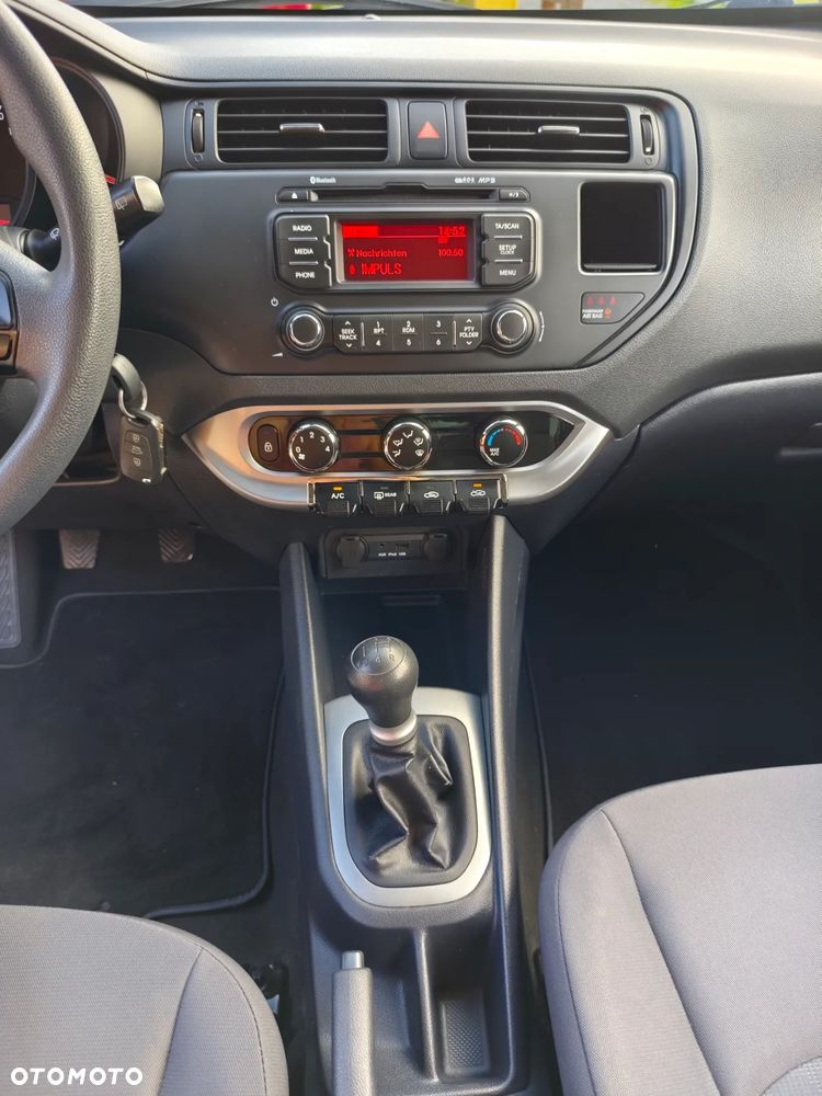 Kia Rio - 13