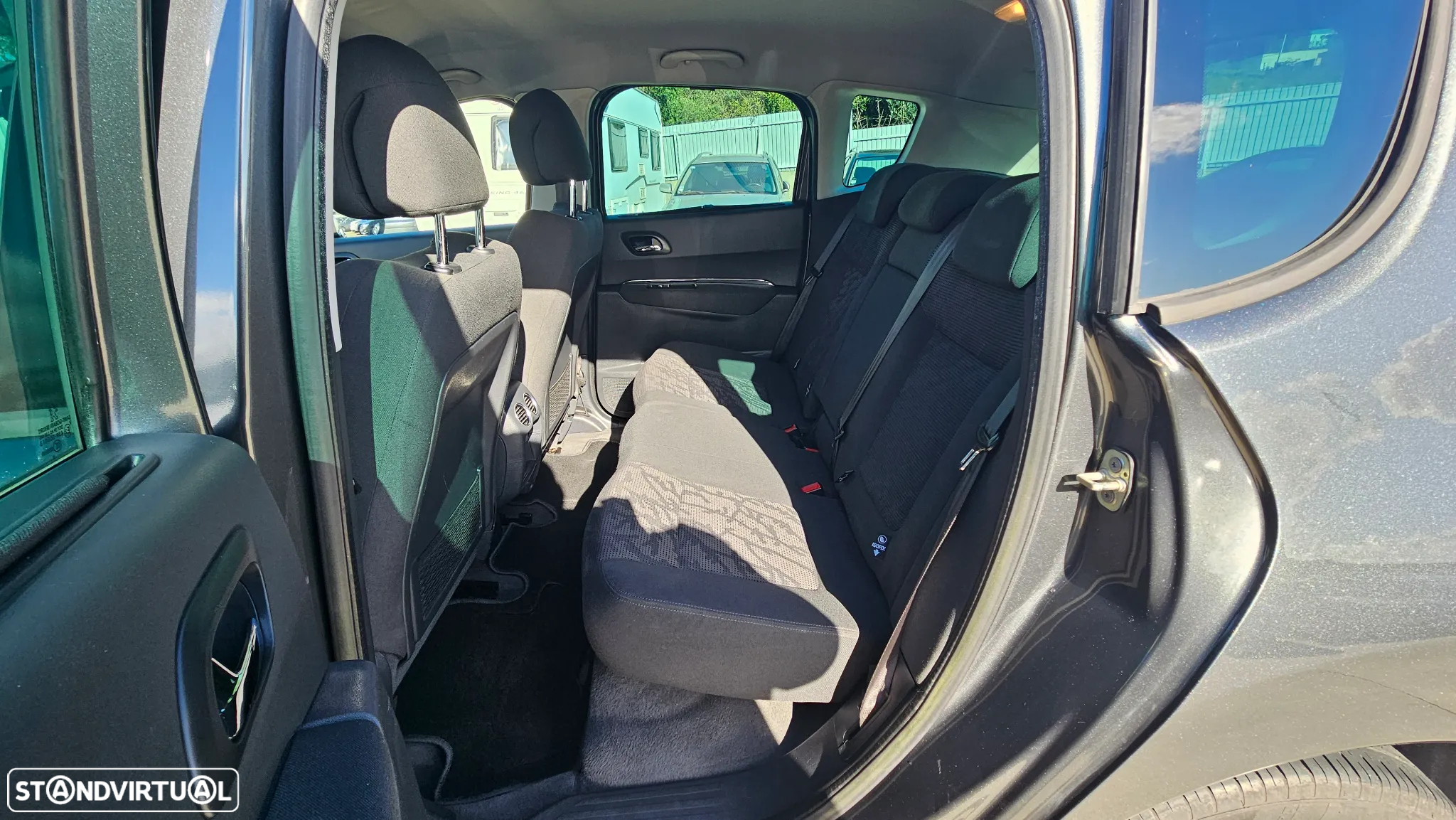 Peugeot 3008 1.6 HDi Executive CMP6 - 24