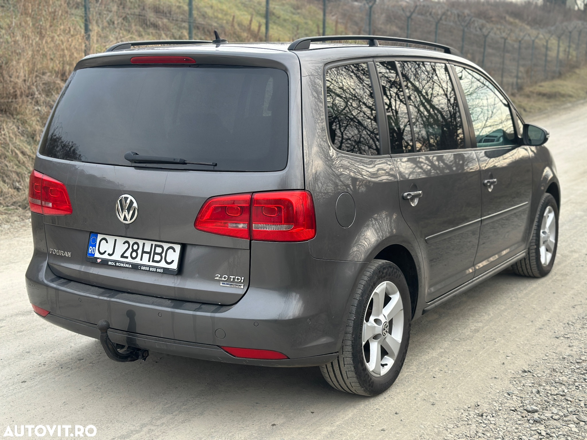 Volkswagen Touran 2.0 TDI DPF BlueMotion Technology DSG Comfortline - 3