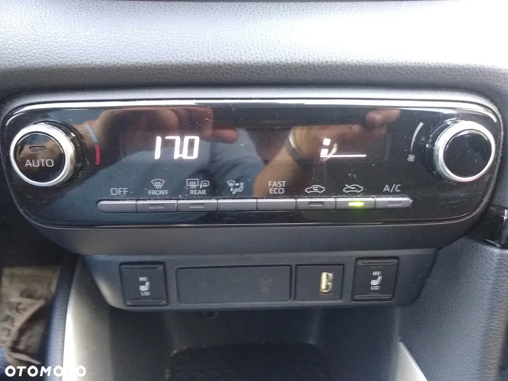 Toyota Yaris - 12