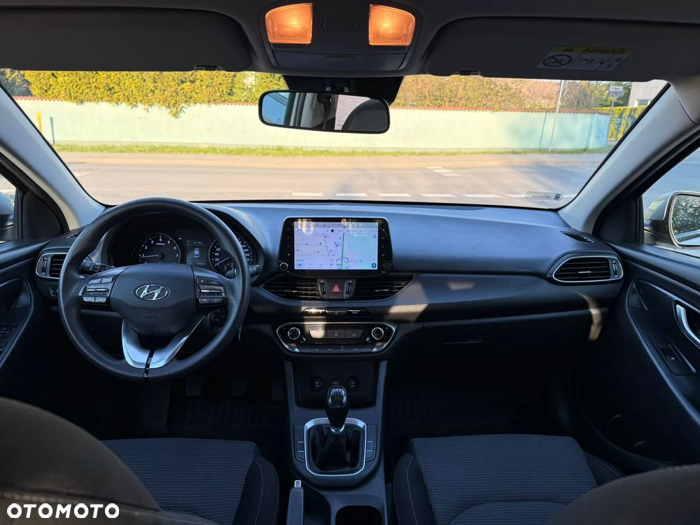 Hyundai i30 1.5 DPI Classic + - 19