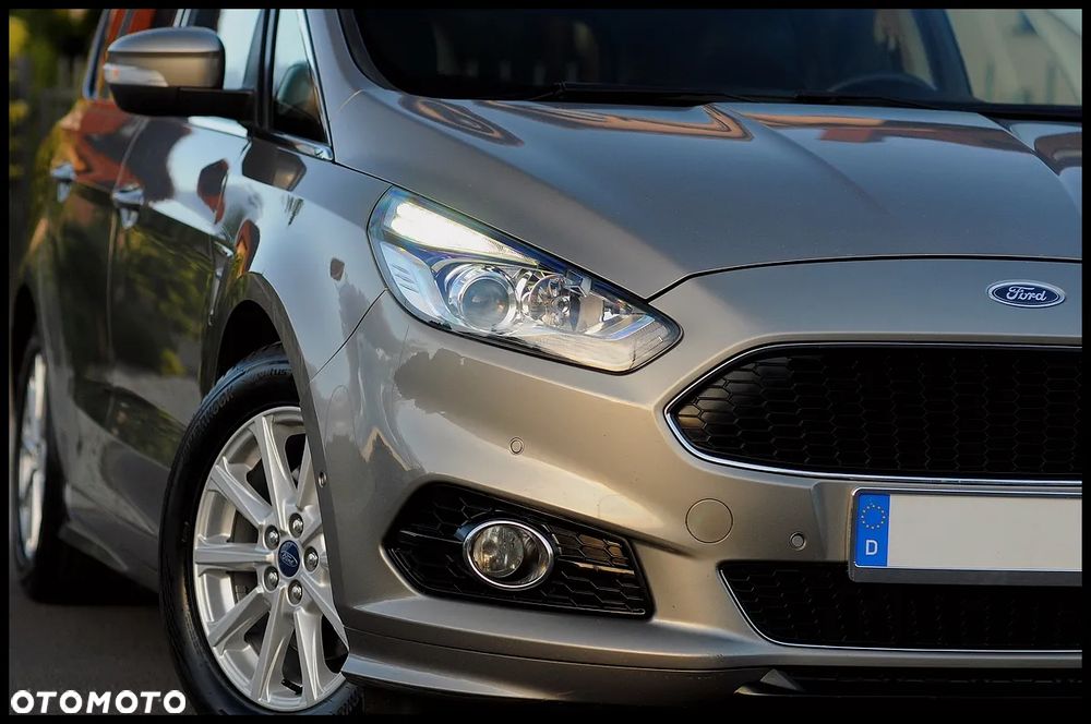 Ford S-Max - 12