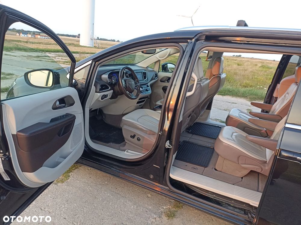 Chrysler Pacifica - 20