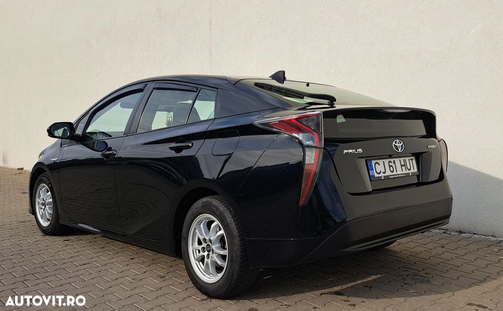 Toyota Prius - 4