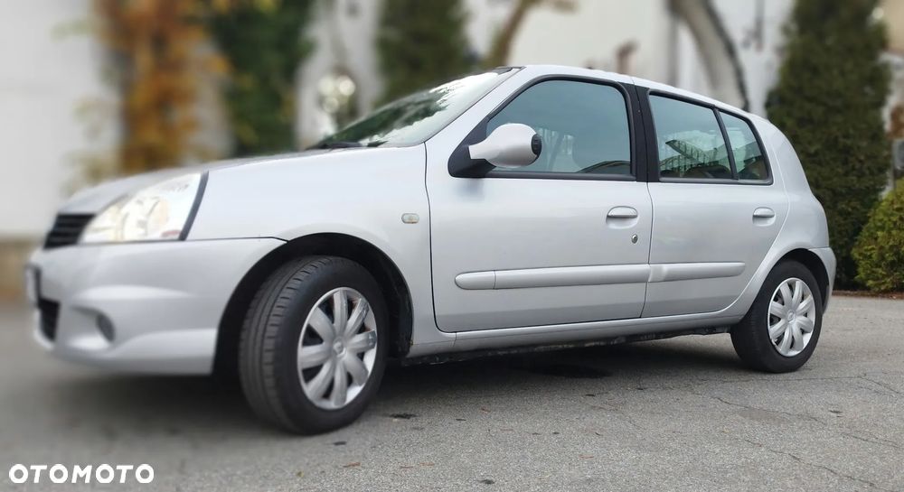 Renault Clio 1.2 16V Campus - 2