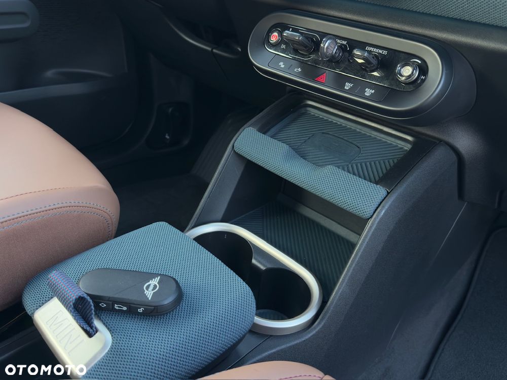 MINI Countryman C mHEV Linia Essential - 24