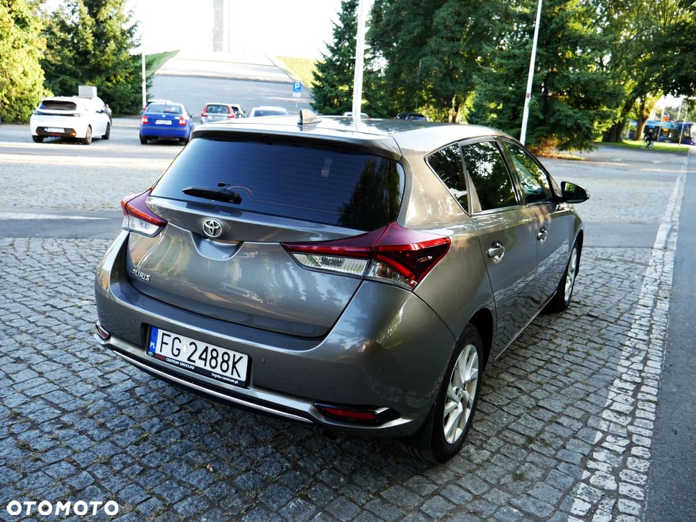 Toyota Auris 1.6 Premium - 7