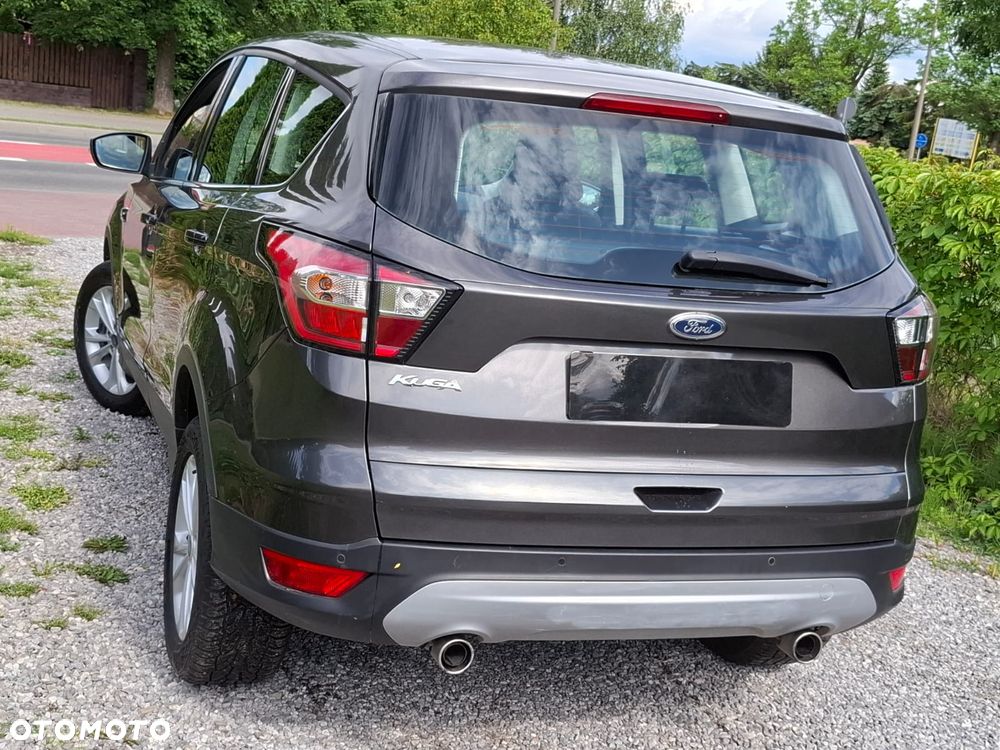 Ford Kuga 1.5 TDCi 2x4 Titanium - 10