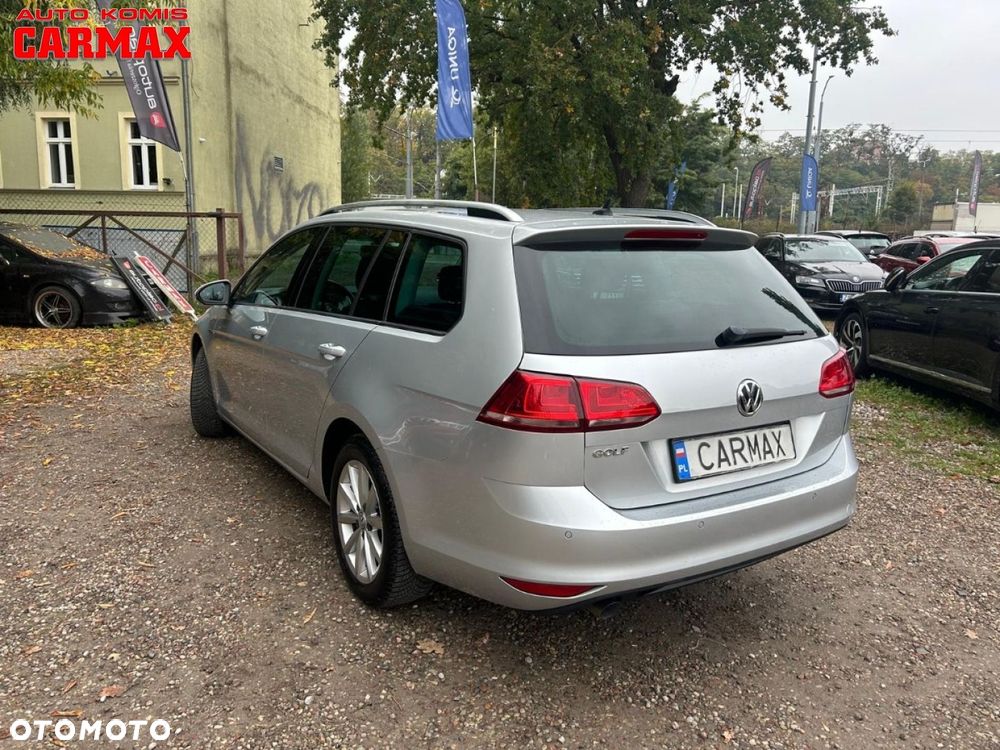 Volkswagen Golf - 6