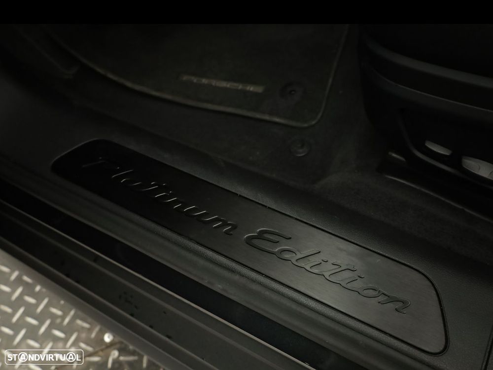 Porsche Panamera Sport Turismo 4 E-Hybrid - 31