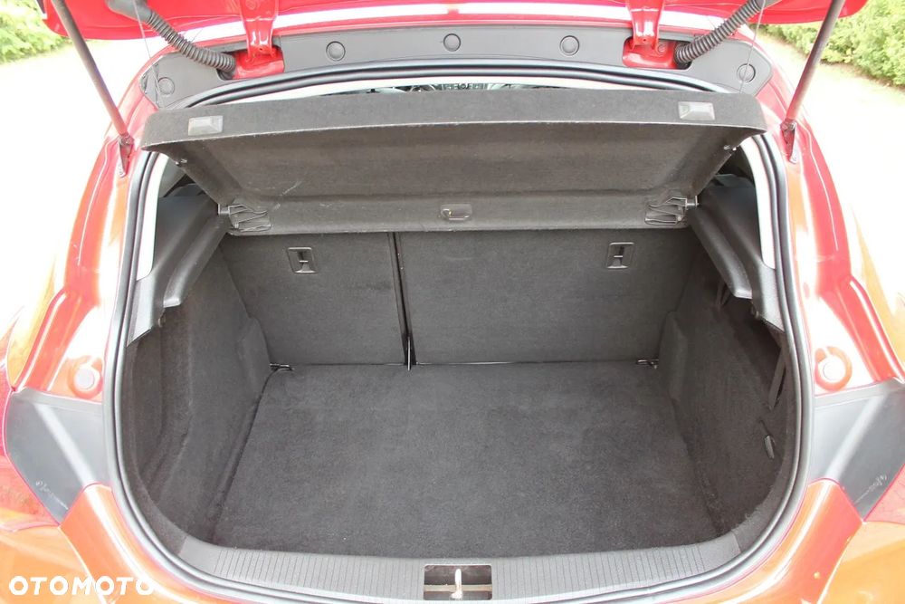 Opel Astra 1.6 Turbo Cosmo - 22