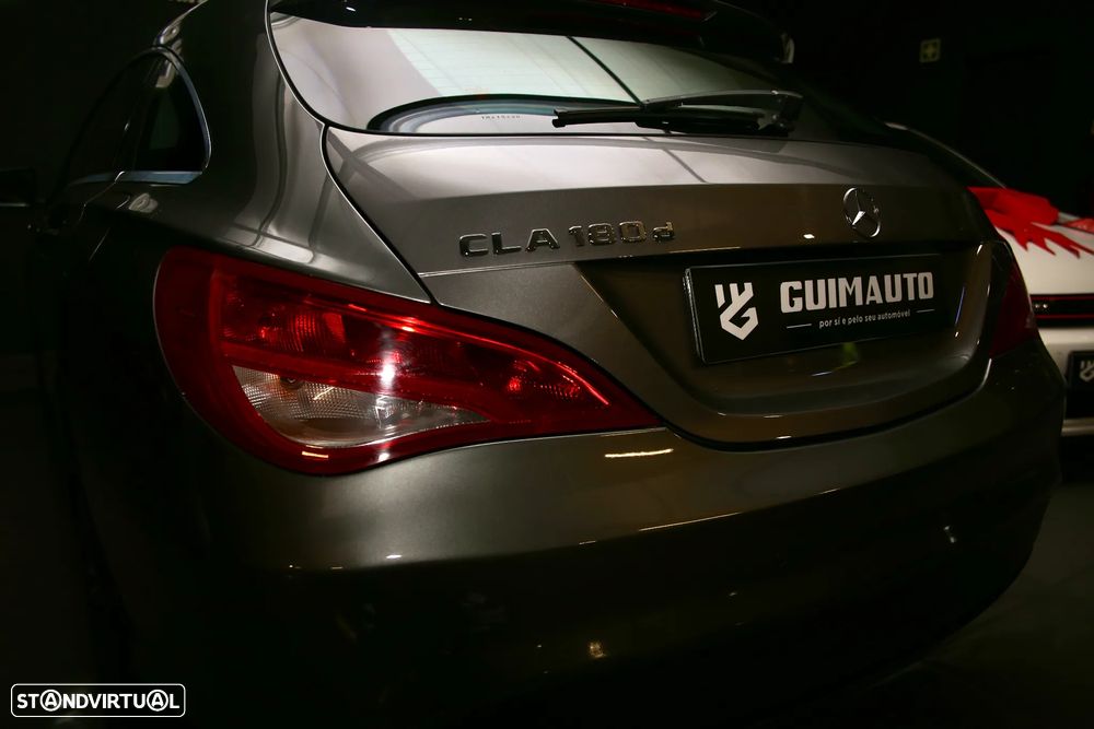 Mercedes-Benz CLA 180 Shooting Brake d Urban - 6