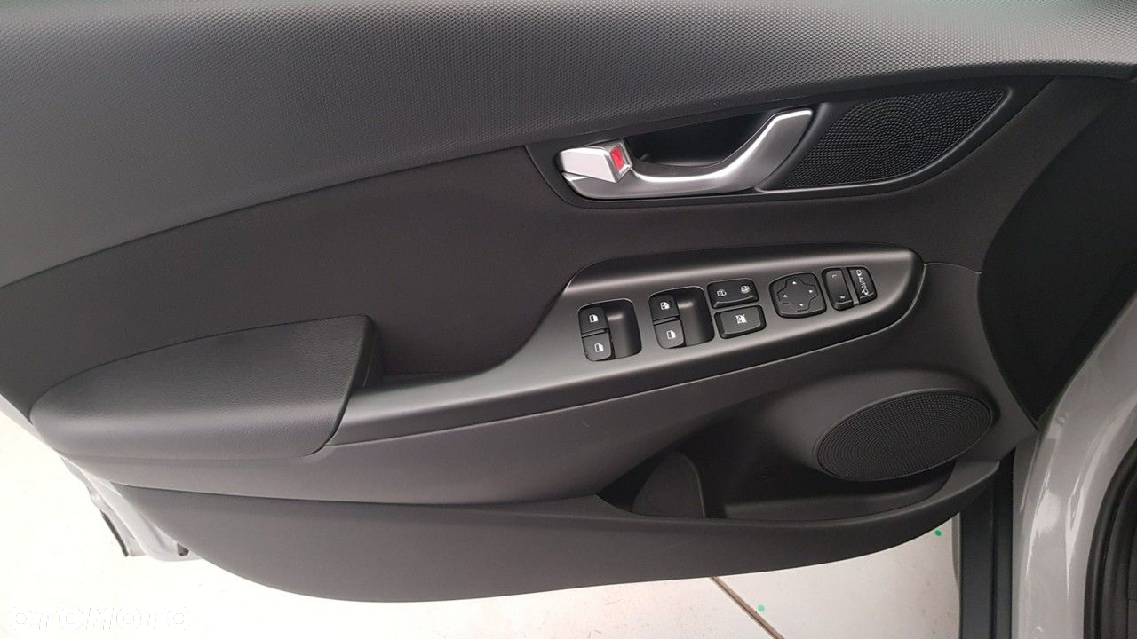 Hyundai Kona - 24