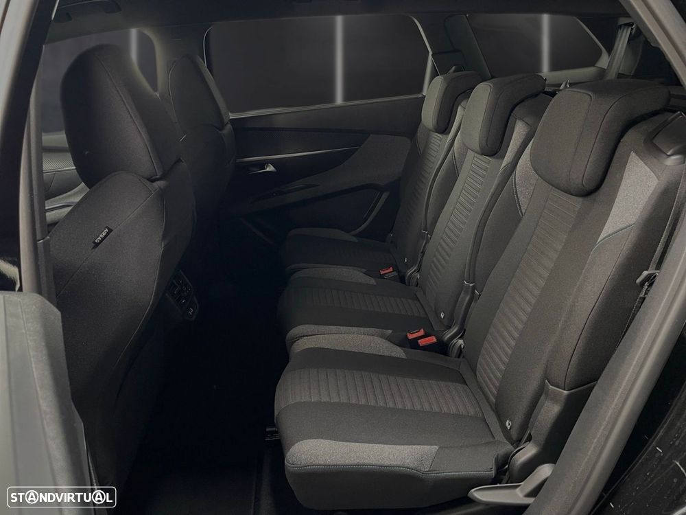 Peugeot 5008 1.5 BlueHDi Allure EAT8 - 26