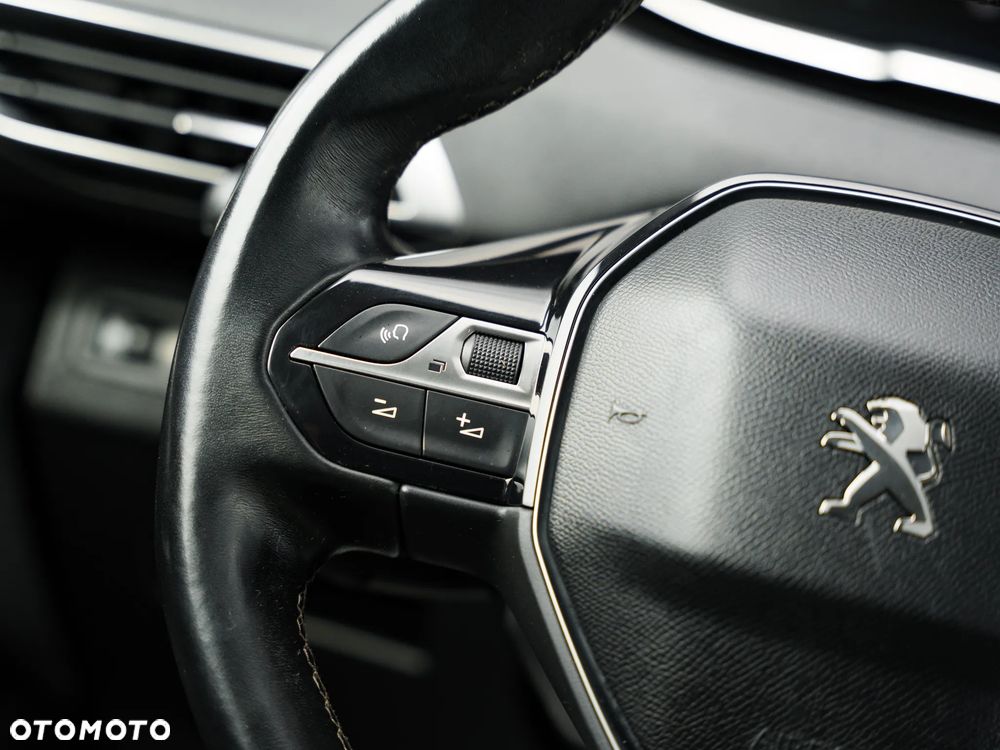 Peugeot 3008 1.5 BlueHDi Allure S&S - 22