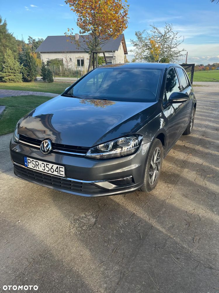 Volkswagen Golf - 1