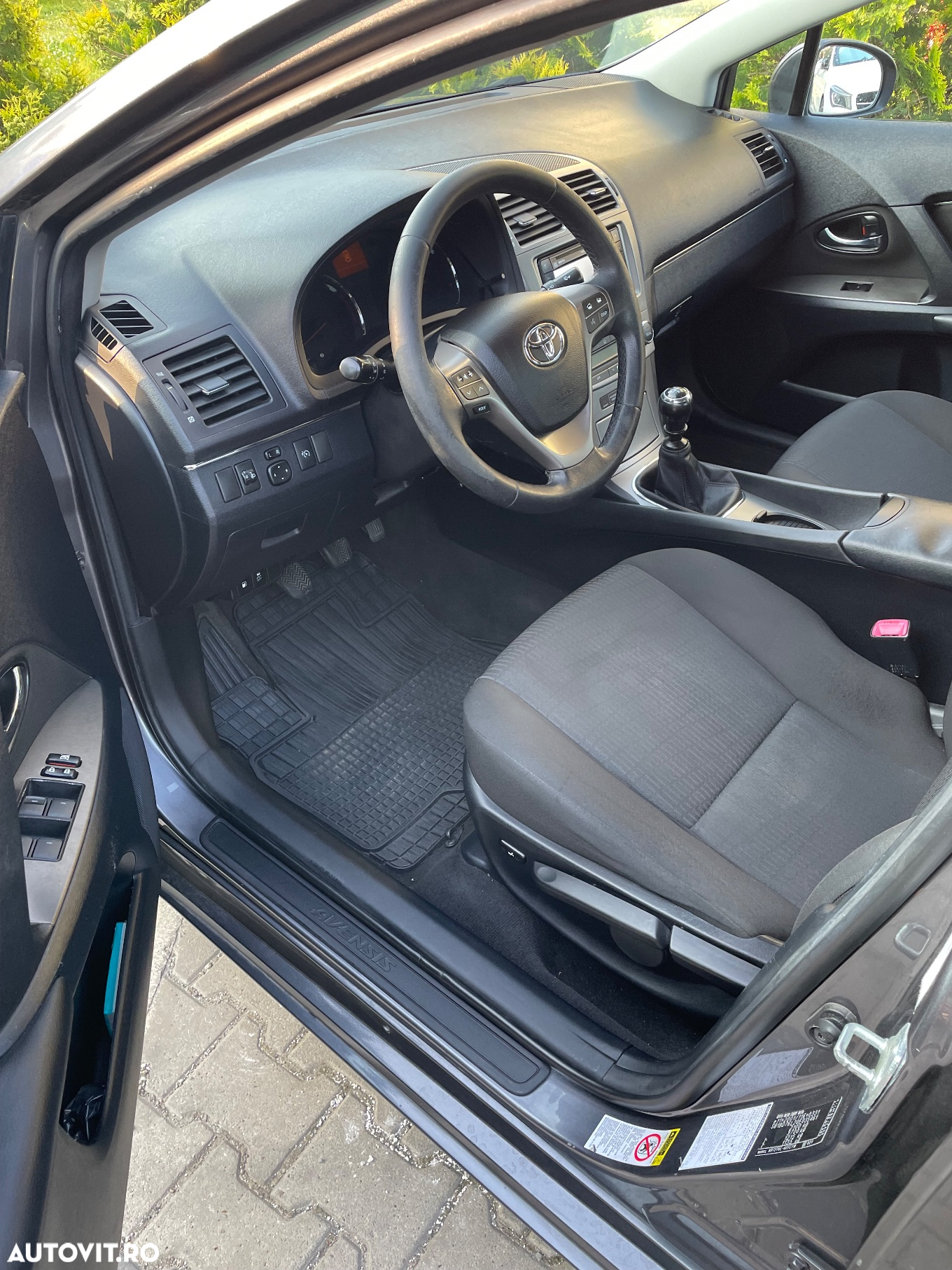 Toyota Avensis 2.0 D-4D Executive - 7
