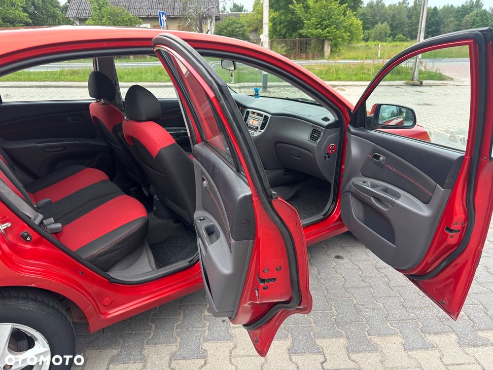 Kia Rio - 16