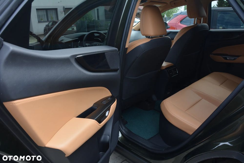 Lexus NX - 7