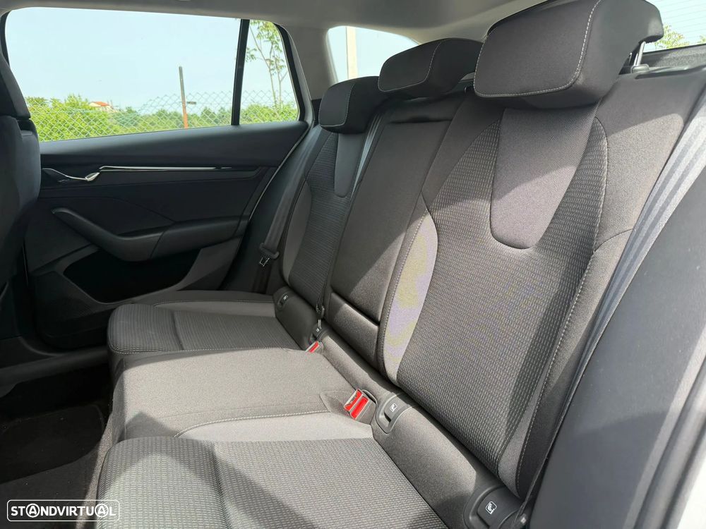 Skoda Octavia Break 1.4 TSi iV Ambition DSG - 10