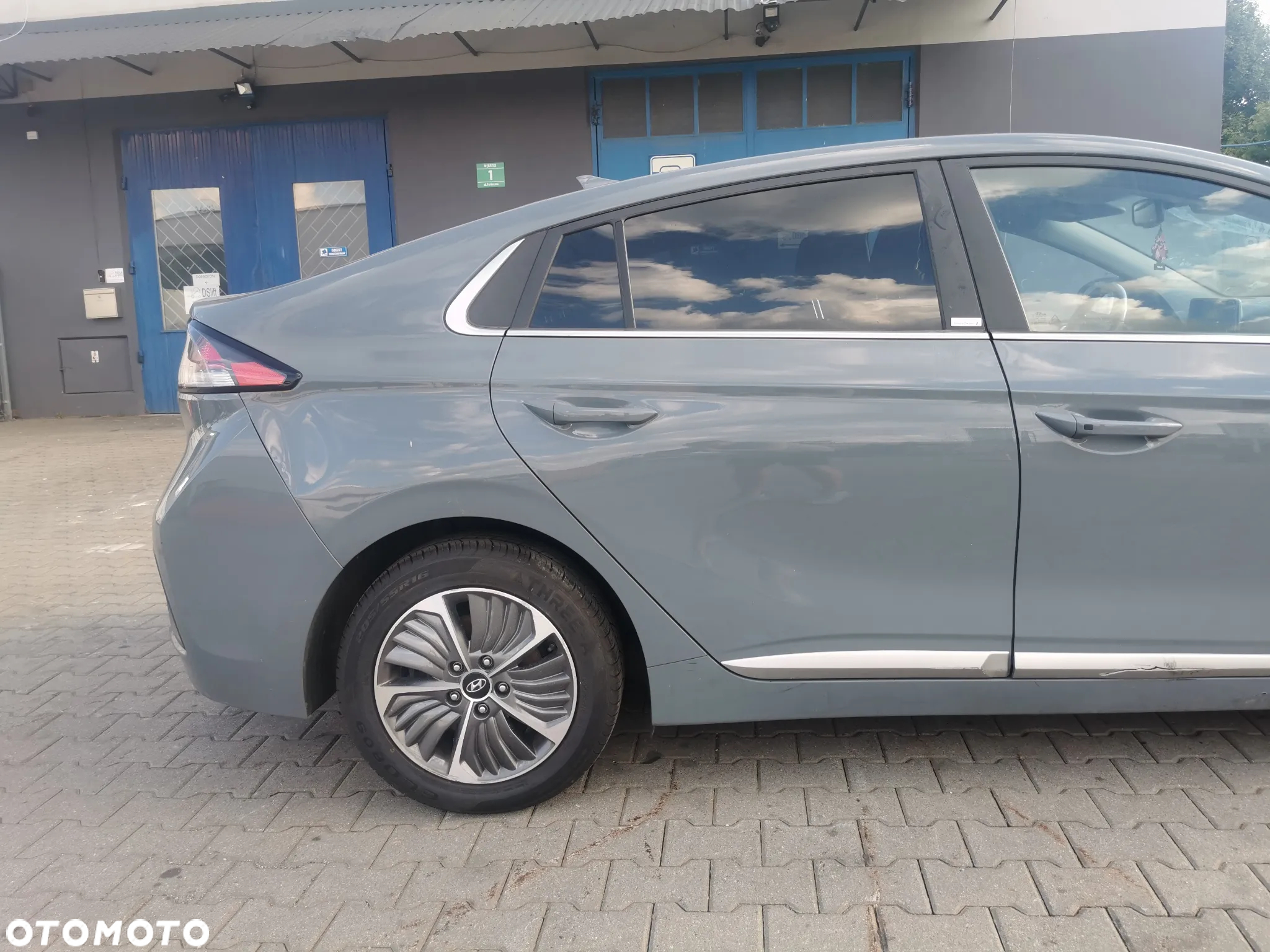 Hyundai IONIQ plug-in hybrid Premium - 8